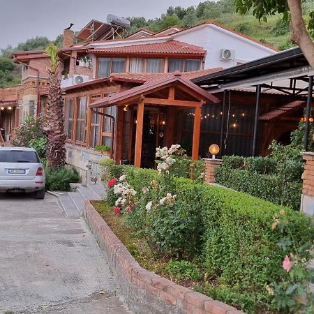 Salillari Guest House เบราท ภายนอก รูปภาพ