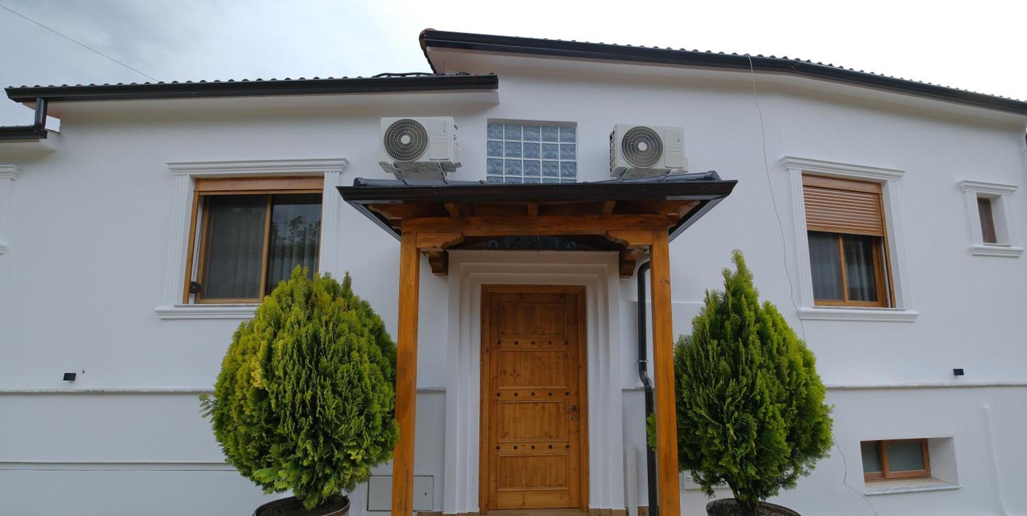 Salillari Guest House เบราท ภายนอก รูปภาพ