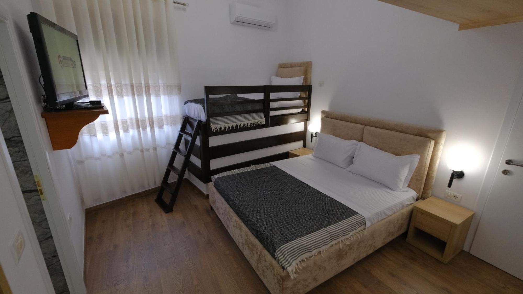 Salillari Guest House เบราท ภายนอก รูปภาพ
