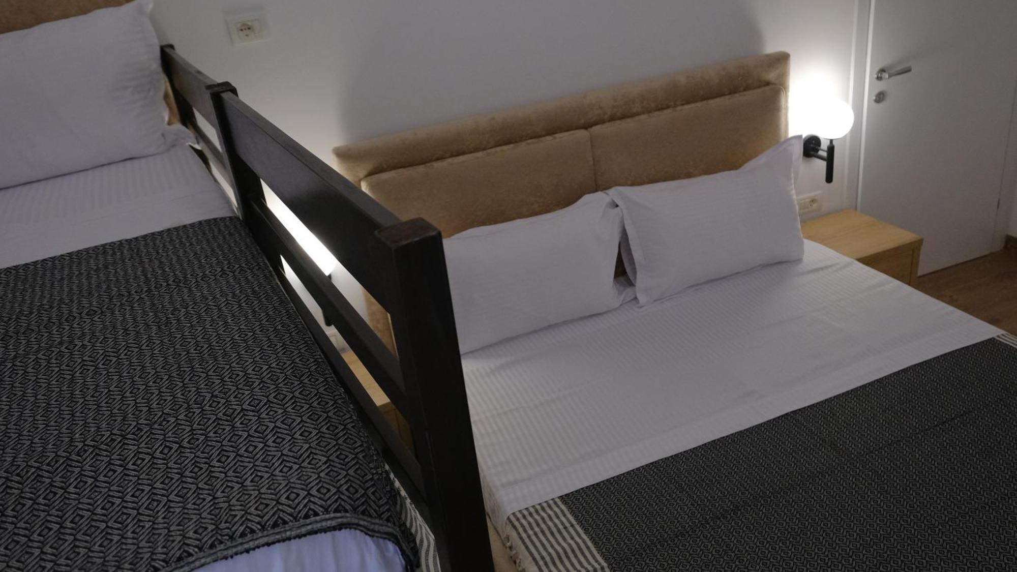 Salillari Guest House เบราท ภายนอก รูปภาพ