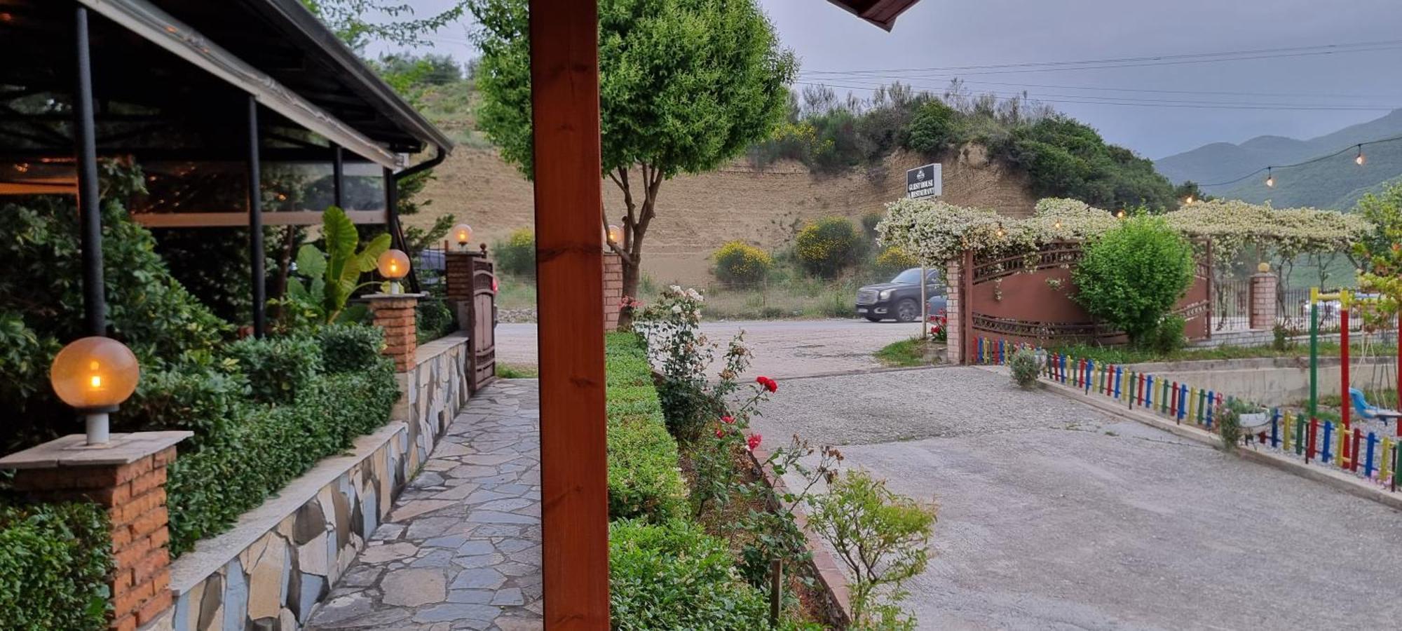 Salillari Guest House เบราท ภายนอก รูปภาพ
