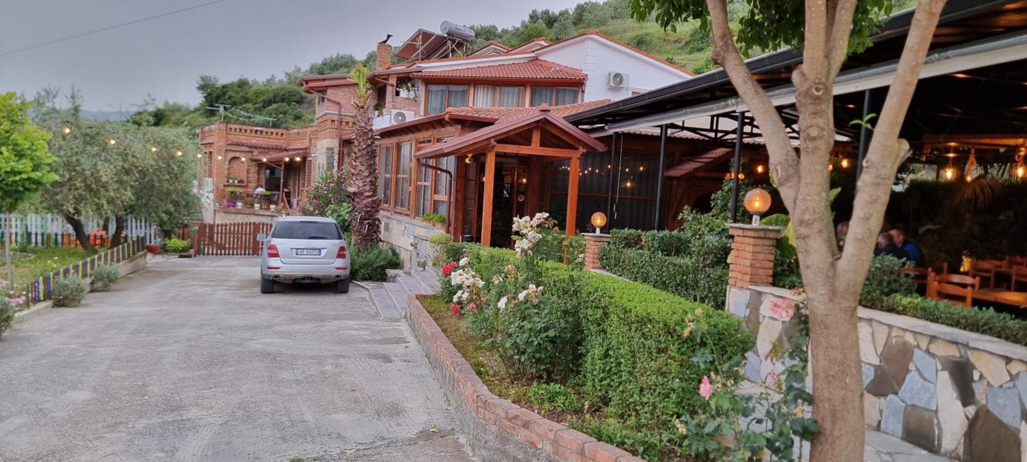 Salillari Guest House เบราท ภายนอก รูปภาพ