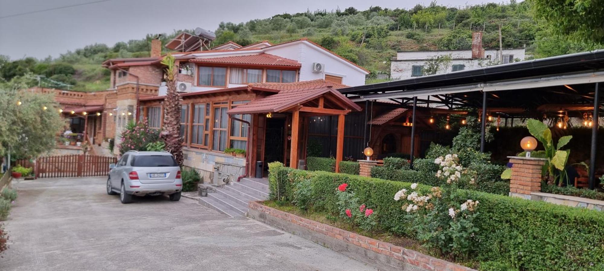 Salillari Guest House เบราท ภายนอก รูปภาพ
