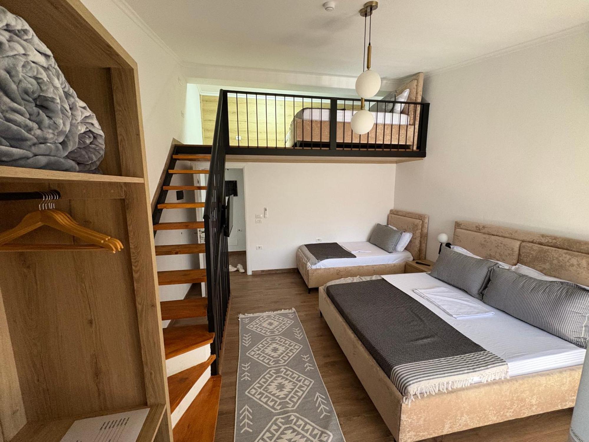 Salillari Guest House เบราท ภายนอก รูปภาพ